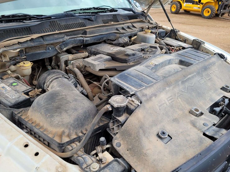 2012-ram-5500-chassis-regular-cab-2d-bucket-truck-image-14