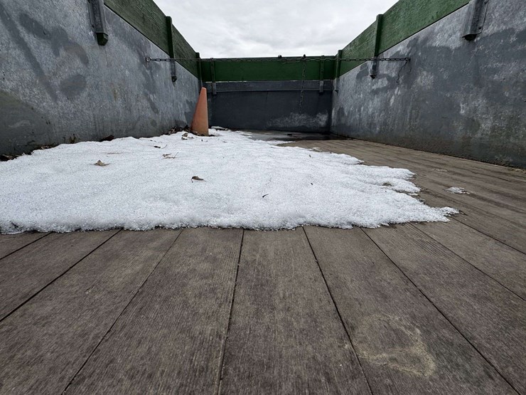 heider-12'-box-wagon-on-john-deere-running-gear-image-17