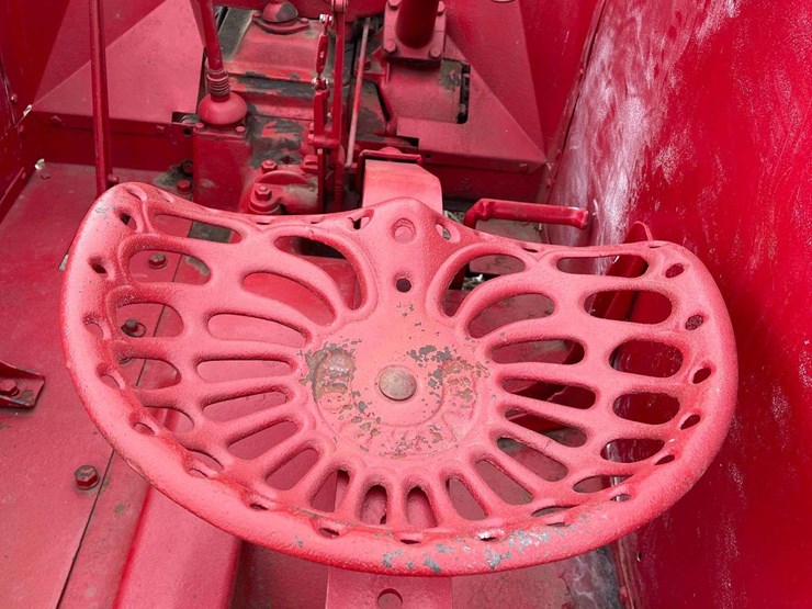 mccormick-deering-wk-40-wide-front-on-rubber-image-50