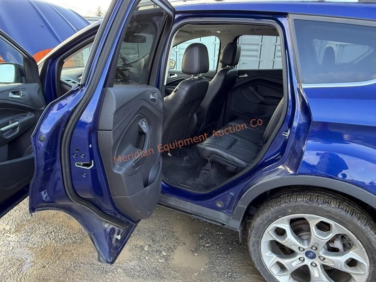 ford-escape-titanium-image-21