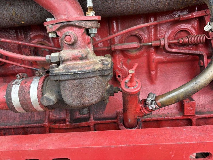 farmall-560-wide-front-(puller?)-image-41