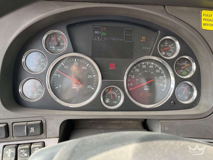 2015-kenworth-t880-image-16