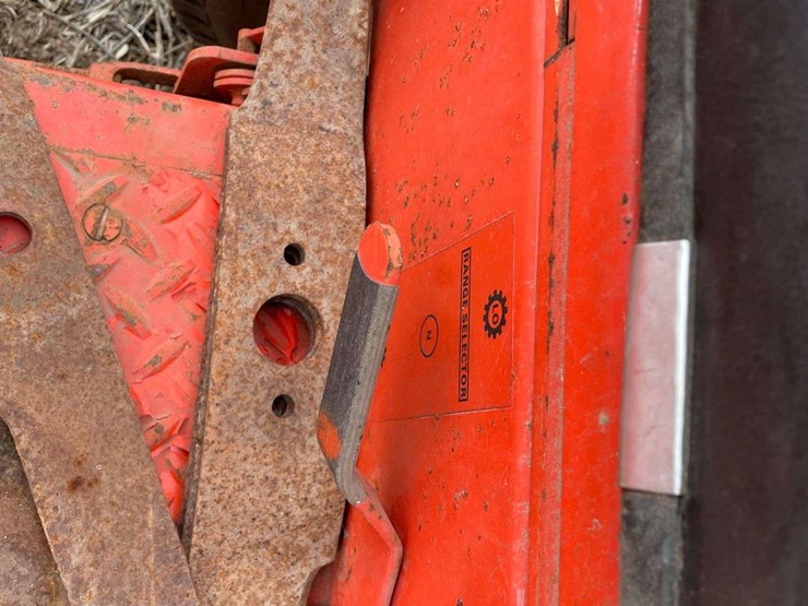 case-222-78-lawn-and-garden-tractor-w/-mower-deck-and-snow-blower-image-34