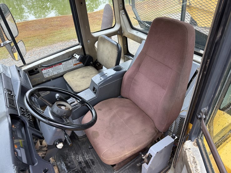 2004-komatsu-hm400-1-image-12