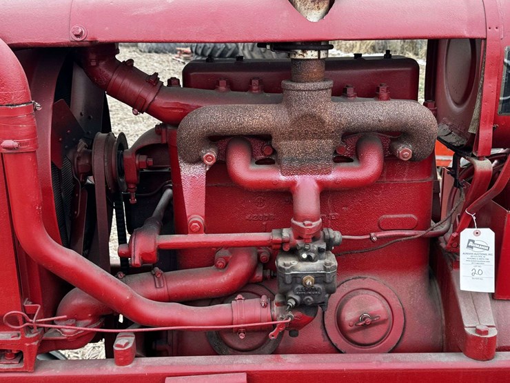 farmall-f-20-narrow-front-on-rubber-image-56