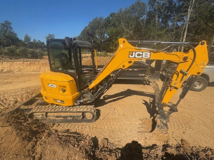 2024-jcb-35z-image-1