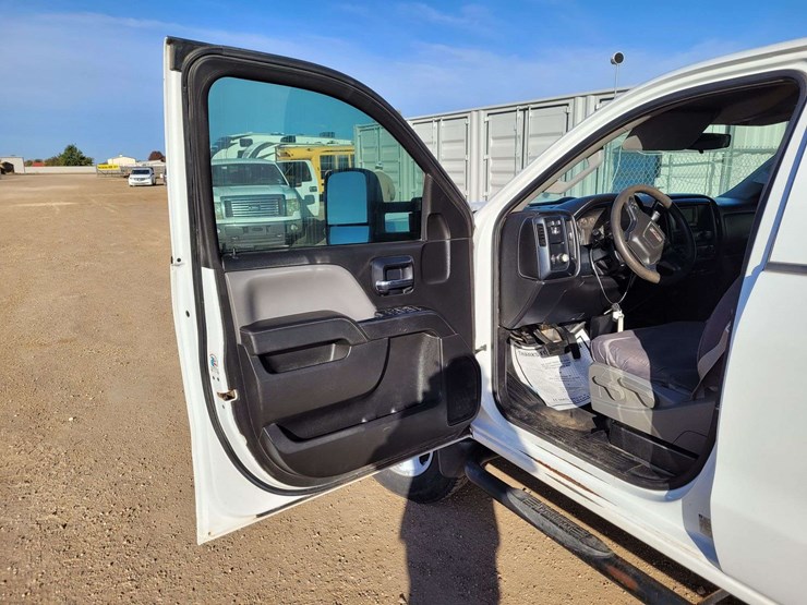 gmc-sierra-2500-image-8