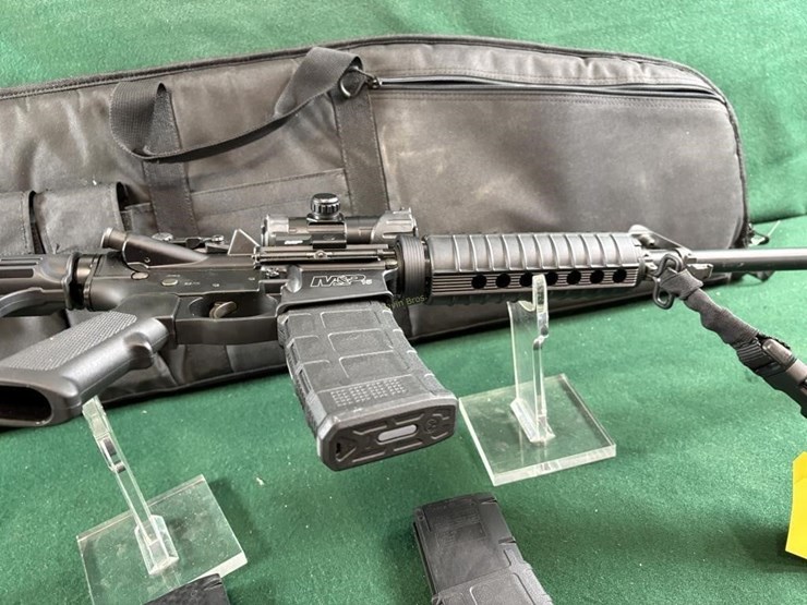 smith-&-wesson-m&p-15-5.56-ar-rifle-image-8