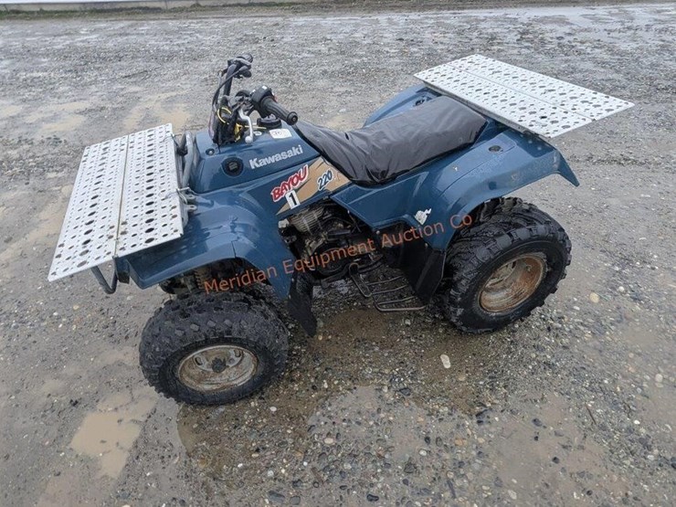 kawasaki-klf220-image-1