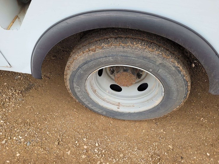 2012-ram-5500-chassis-regular-cab-2d-bucket-truck-image-18