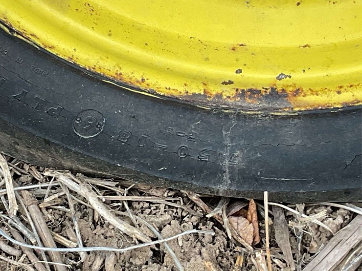 john-deere-70-image-33