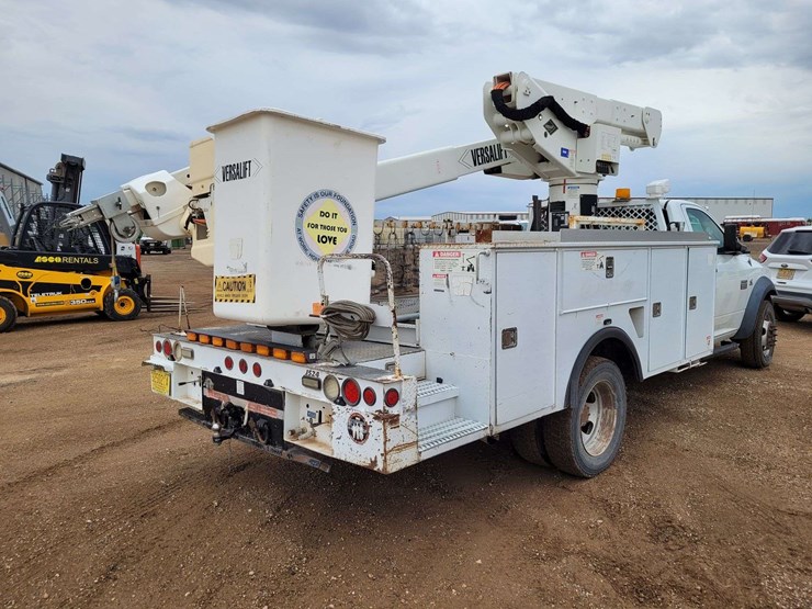 2012-ram-5500-chassis-regular-cab-2d-bucket-truck-image-6