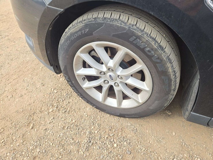 2013-ford-taurus-se-sedan-4d-image-6