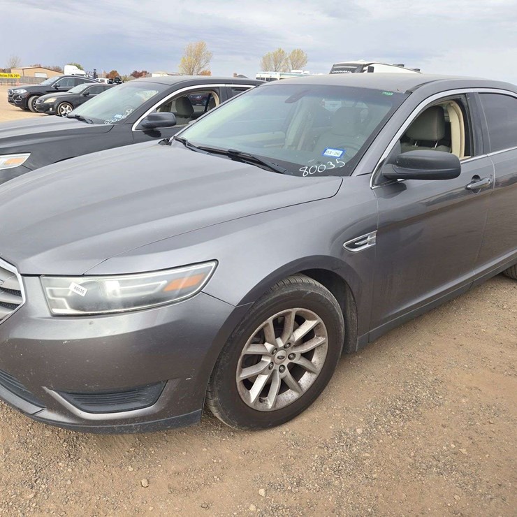 2014 Ford Taurus SE Sedan 4D