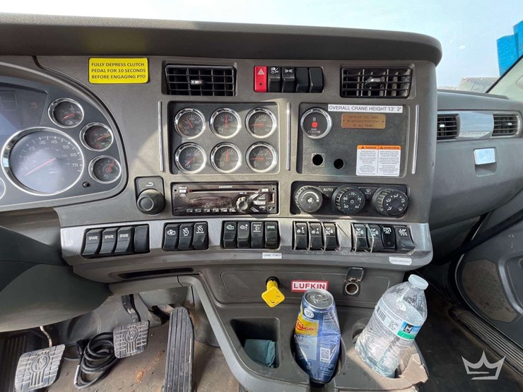 2015-kenworth-t880-image-19