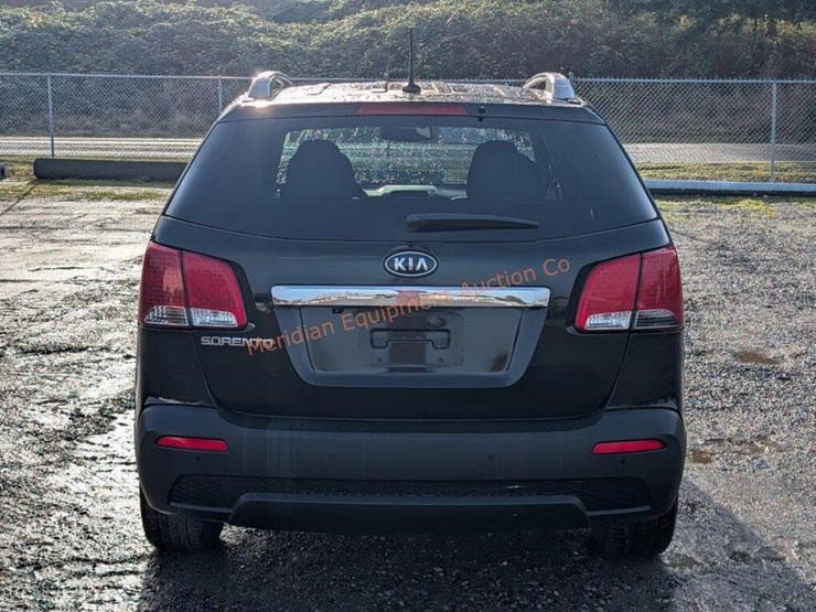 kia-sorento-lx-image-4