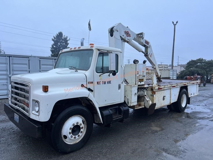 1988-international-s1700-image-1