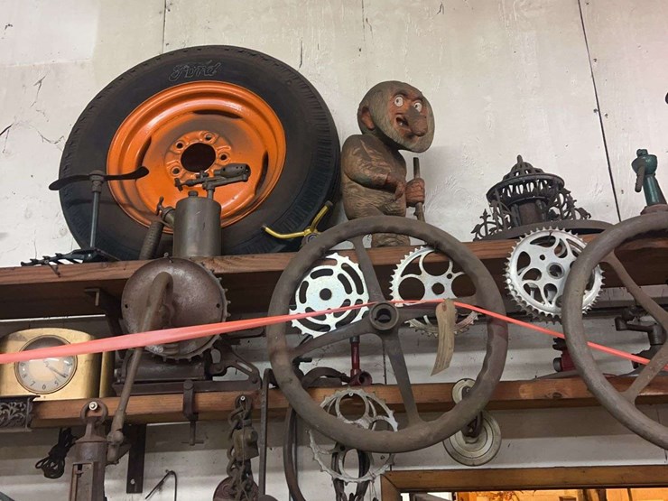 contents-of-left-side-of-the-shelf-image-4