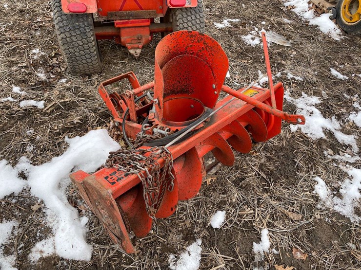 case-222-78-lawn-and-garden-tractor-w/-mower-deck-and-snow-blower-image-42