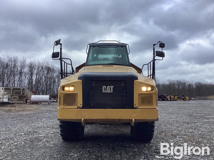 2017-caterpillar-745c-image-2