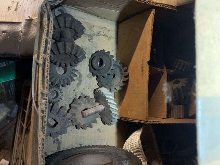 contents-of-shelving-image-19