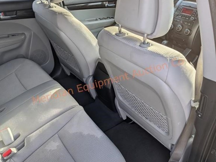 kia-sorento-lx-image-31