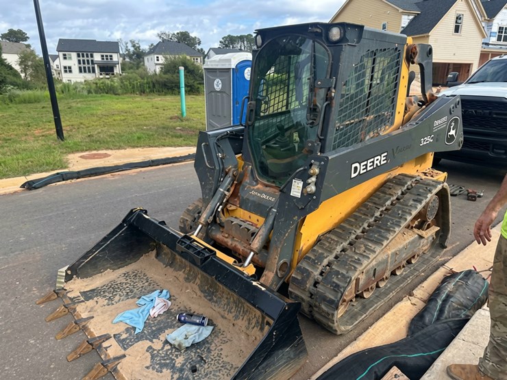 2023-deere-325g-image-1