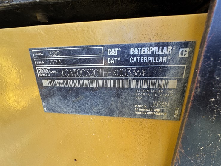 caterpillar-320-image-8