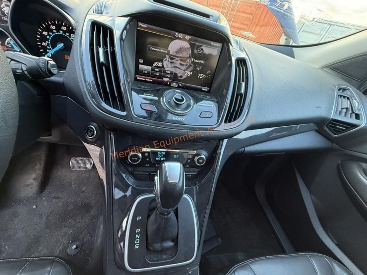 ford-escape-titanium-image-25