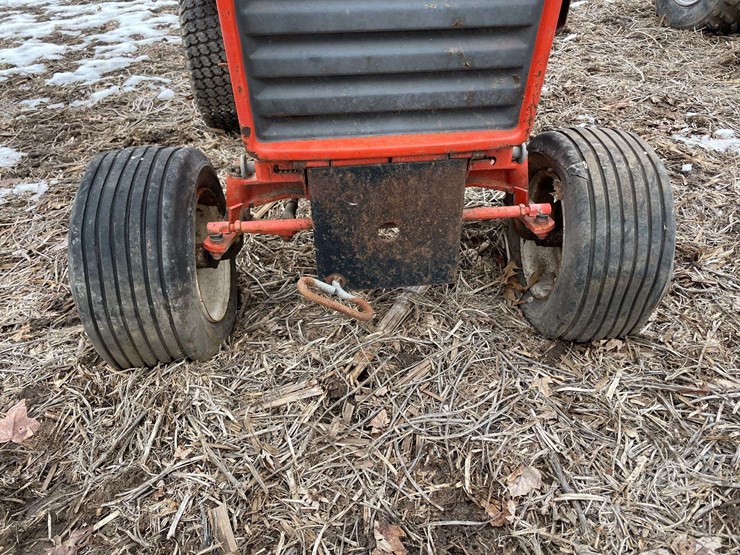 case-222-78-lawn-and-garden-tractor-w/-mower-deck-and-snow-blower-image-16