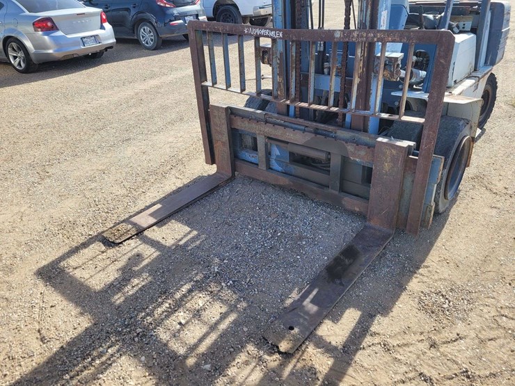 komatsu-forklift-image-2