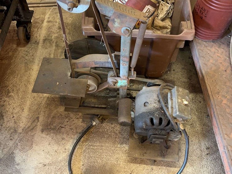 contents-of-wall-image-3