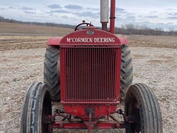 mccormick-deering-w-30-wide-front-on-rubber-image-10