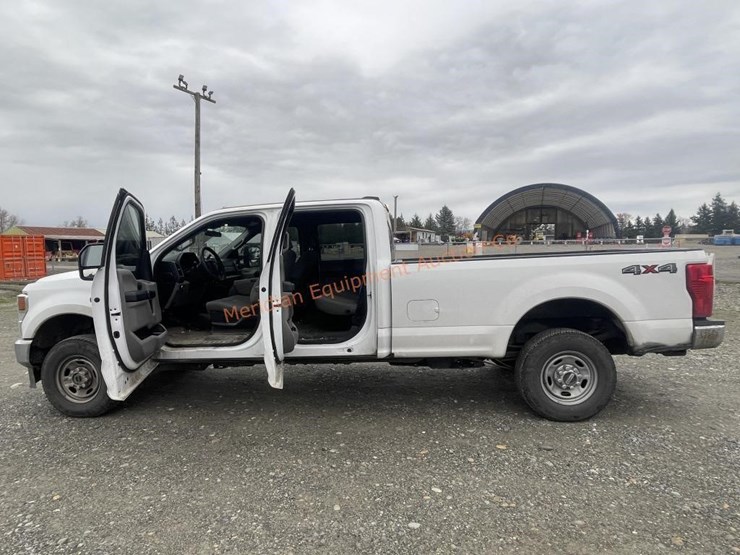 2021-ford-f350-xl-image-13