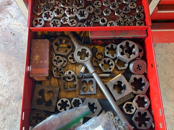 snap-on-toolbox-with-tools-image-22