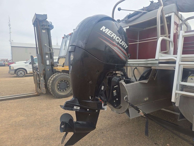 2017-lowe-ss210-pontoon-boat-image-34