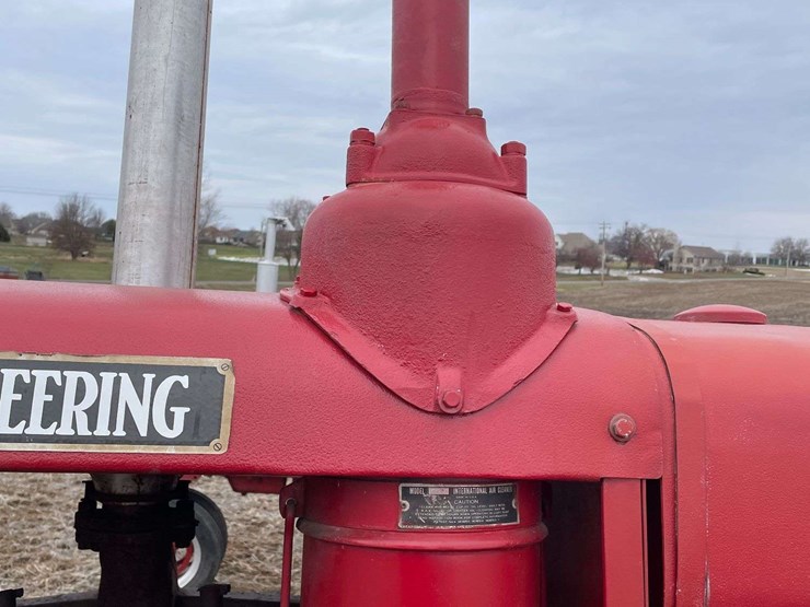 mccormick-deering-wk-40-wide-front-on-rubber-image-25