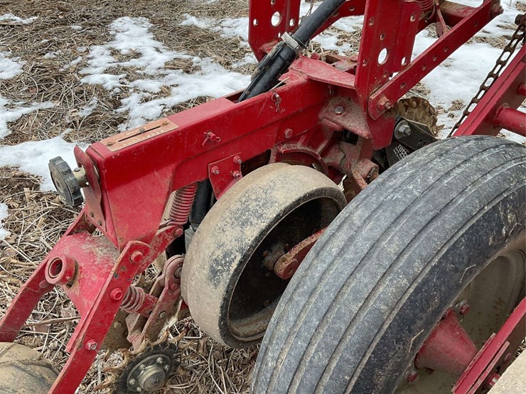 case-ih-cyclo-air-6-row-planter-image-10