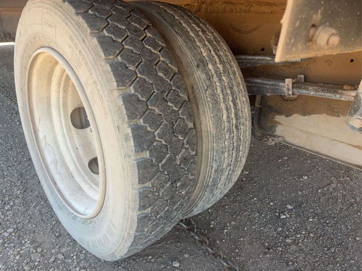 2006-isuzu-nqr-image-34