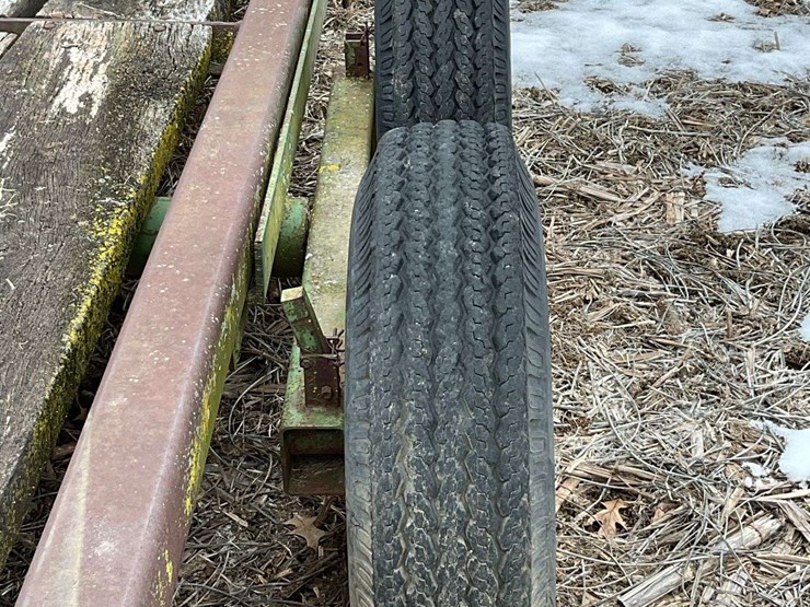 john-deere-28-image-12