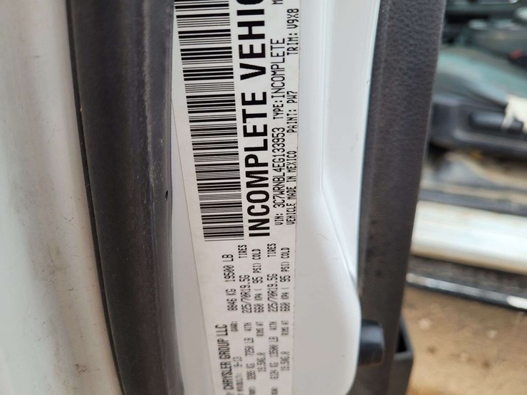 2014-ram-5500-chassis-regular-cab-2d-bucket-truck-image-22