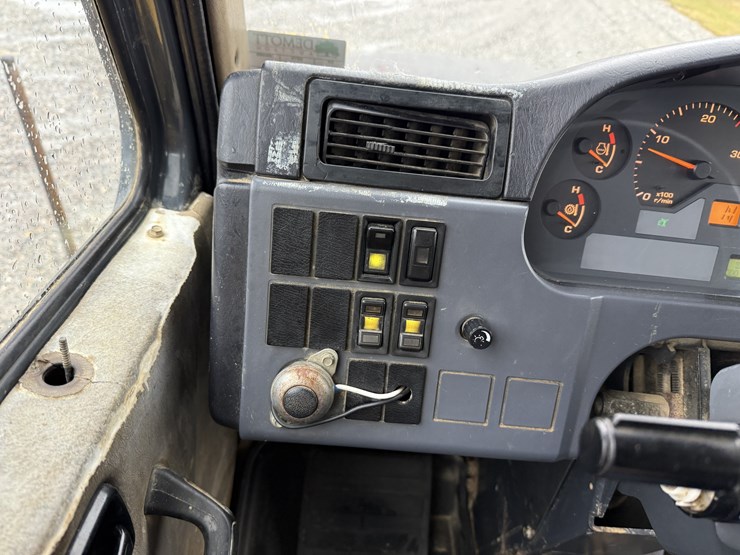 2004-komatsu-hm400-1-image-16