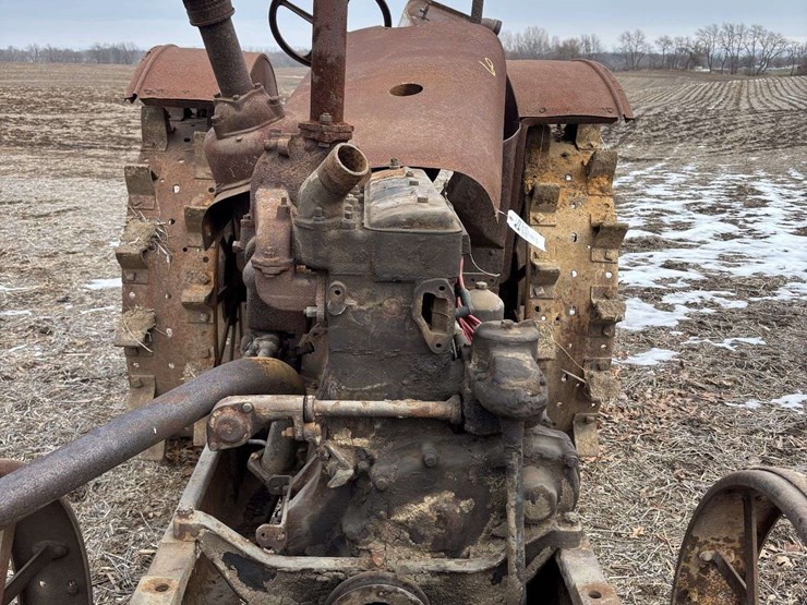 mccormick-deering-wk-40-parts-tractor-image-19