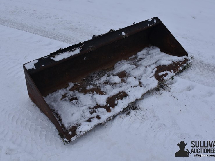 cat-material-bucket-image-3