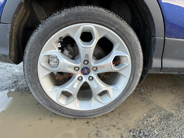 ford-escape-titanium-image-14