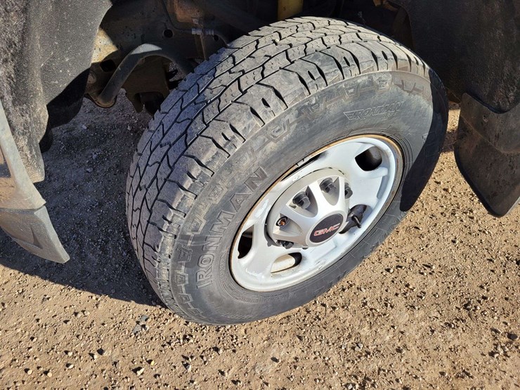 gmc-sierra-2500-image-17