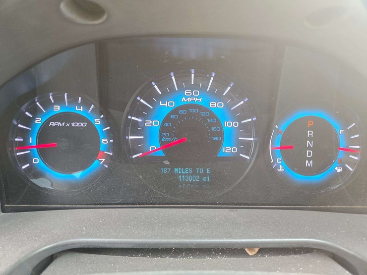 2011-ford-fusion-sedan-image-16