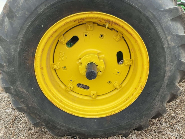 john-deere-70-image-22