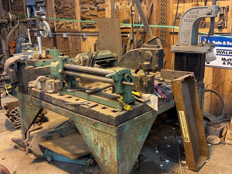 metal-working-table-image-1