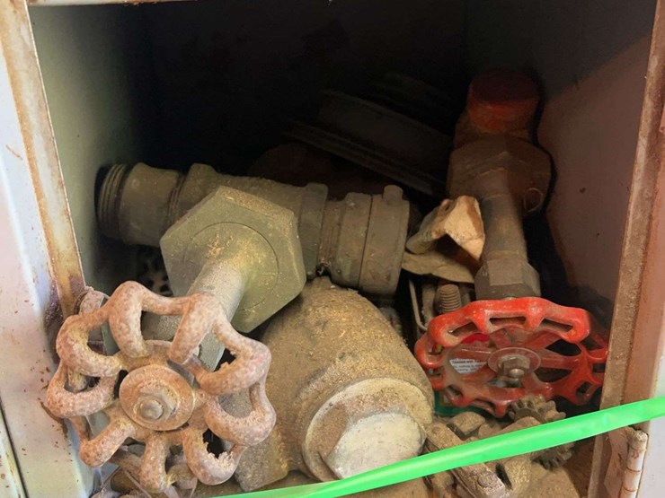 contents-of-shelving-image-26